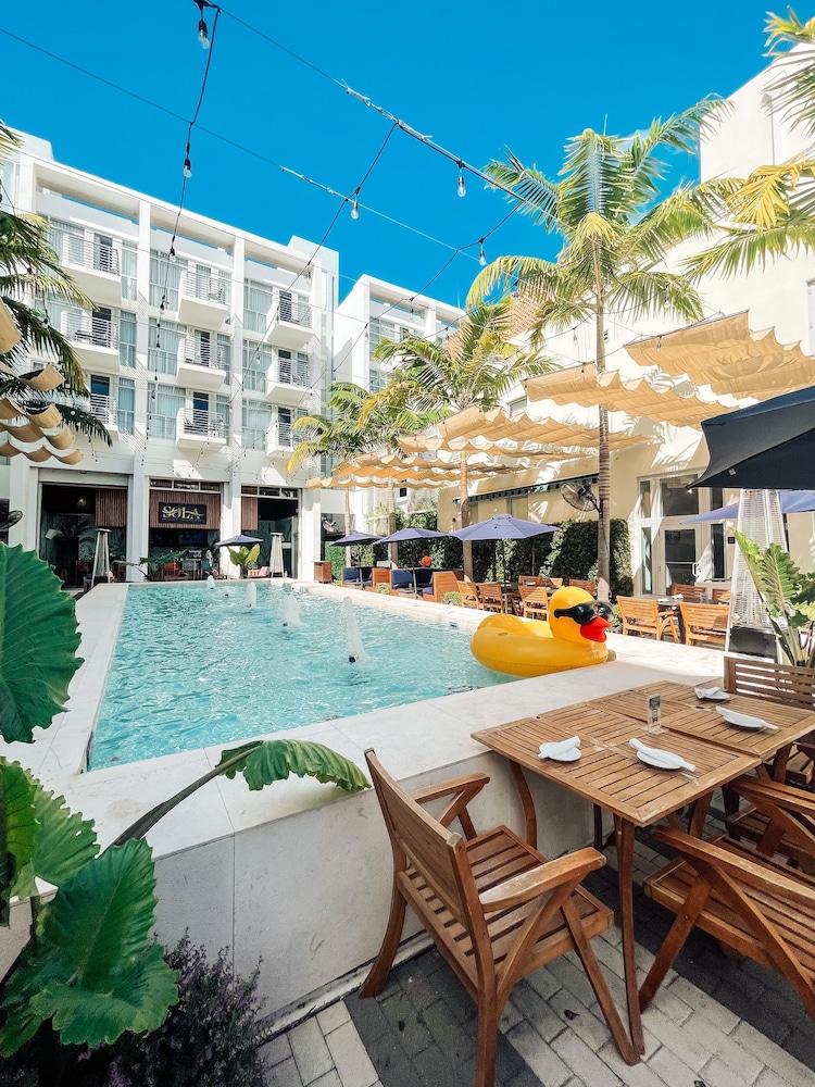 The Fairwind Hotel,Miami>>Collins Avenue Shopping Area,4 star