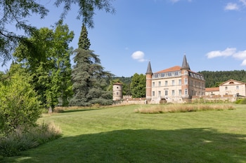 Domaine Et Chateau De Valinches,Fraisses>>Boisset-Les-Montrond,0 star