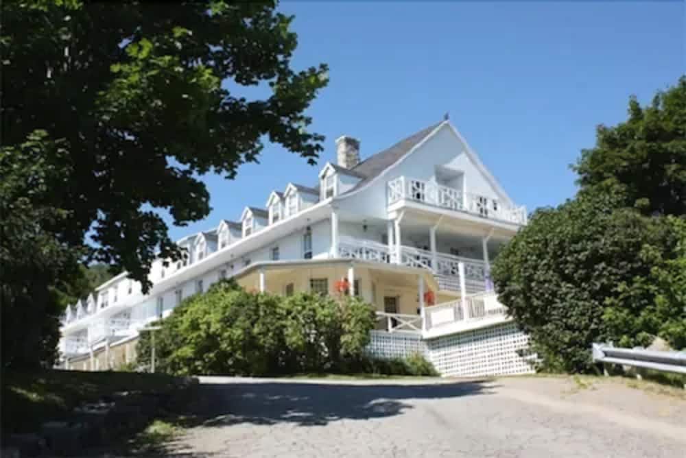 Le Manoir Charlevoix,La Malbaie>>Charlevoix,3 star