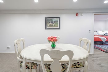 Harmony Inn,Mchenry>>Huntley,2 star
