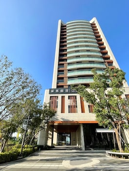 check inn select new taipei sanchong