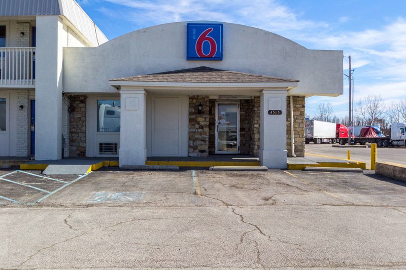 Hotel 465 By Regency Inn & Suites,Indianapolis>>Indiana,2 star