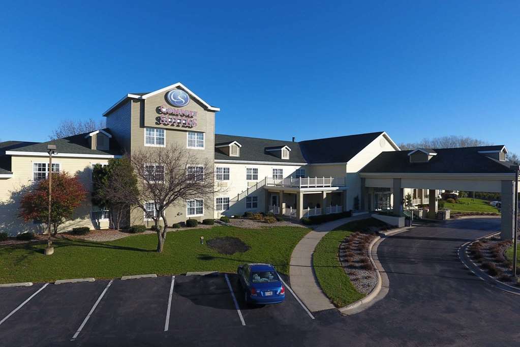 Comfort Suites Appleton Airport