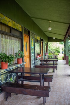 Cabinas Las Manzanas Bed Y Breakfast,Orosi>>Copey,2 star