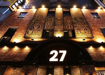 27 hotel