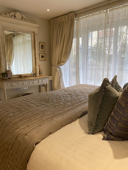 Walcot Yard In Bath,United Kingdom>>Bath,3.5 star