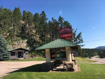 Pine Rest Cabins,Hill City>>Custer,3 star
