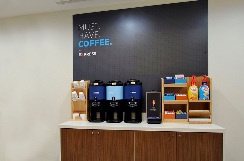 holiday inn express roseville st paul by ihg