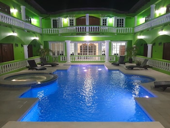Pesheres Inn & Spa,Tobago>>Crown Point,5 star