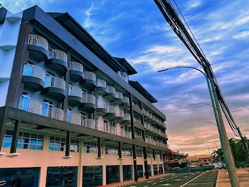 wing tat grand hotel