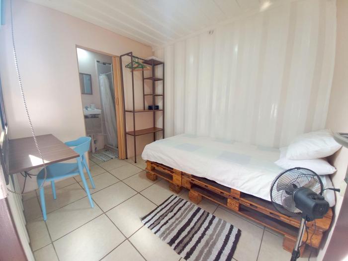 Costa Rica Eco-Container Hotel,San Felipe>>Alajuelita,0 star