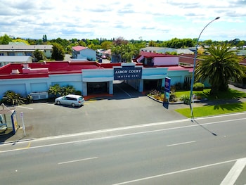 aaron court motor inn