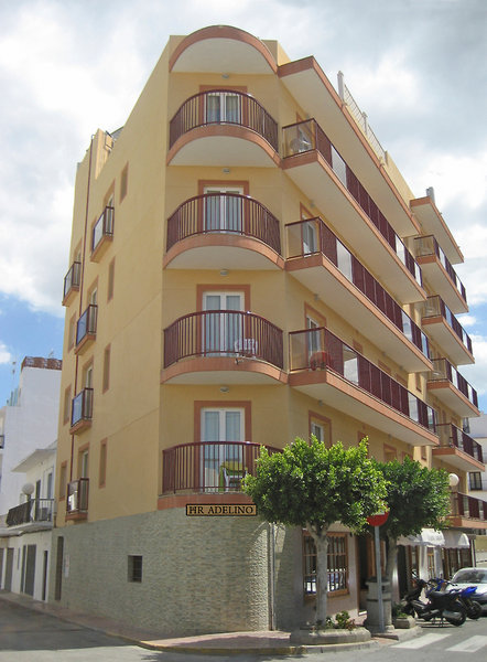 hostal residencia adelino