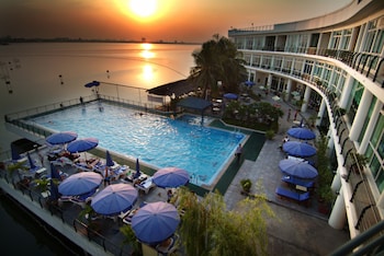 the hanoi club hotel and residences
