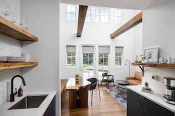 The Station By Compo Hotels,Travelers Rest>>Greenville,2 star