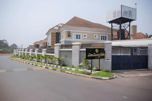 lion luxury suites