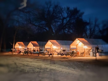 2 Son's Blue River Camp - Glamping Cabin,Kingsbury>>Guadalupe County,3 star