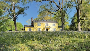 The Sunnyside Sisters Bed And Breakfast,United States Of America>>Clarksville,3.5 star