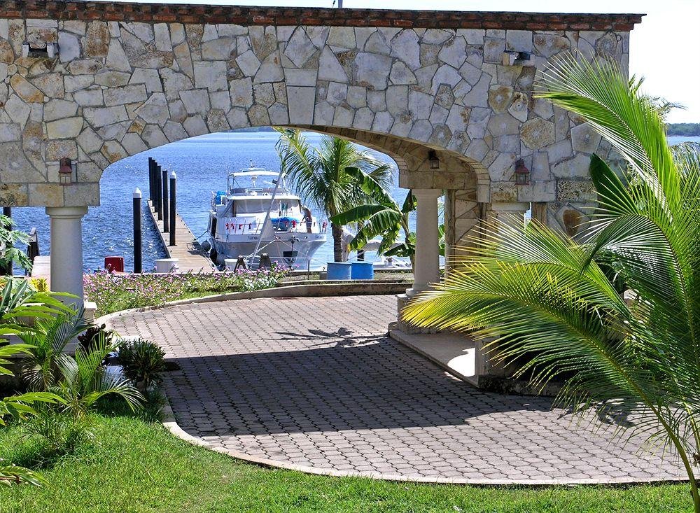 Marina Puesta Del Sol,Aserradores>>Aposentillo,3.5 star