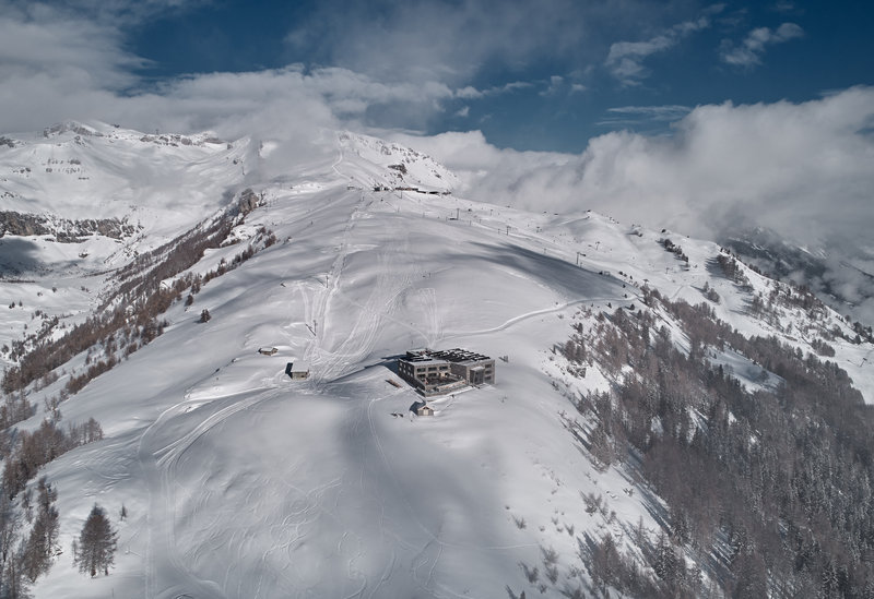 Chetzeron,Near Montana - Cry D'er Gondola,4 star