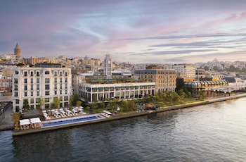 The Peninsula Istanbul,Beyoğlu>>Beyoglu,5 star