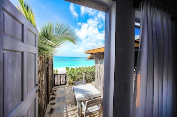 Conch Beach Cabins - Rumbus Beach,Antigua And Barbuda>>Antigua,2.5 star