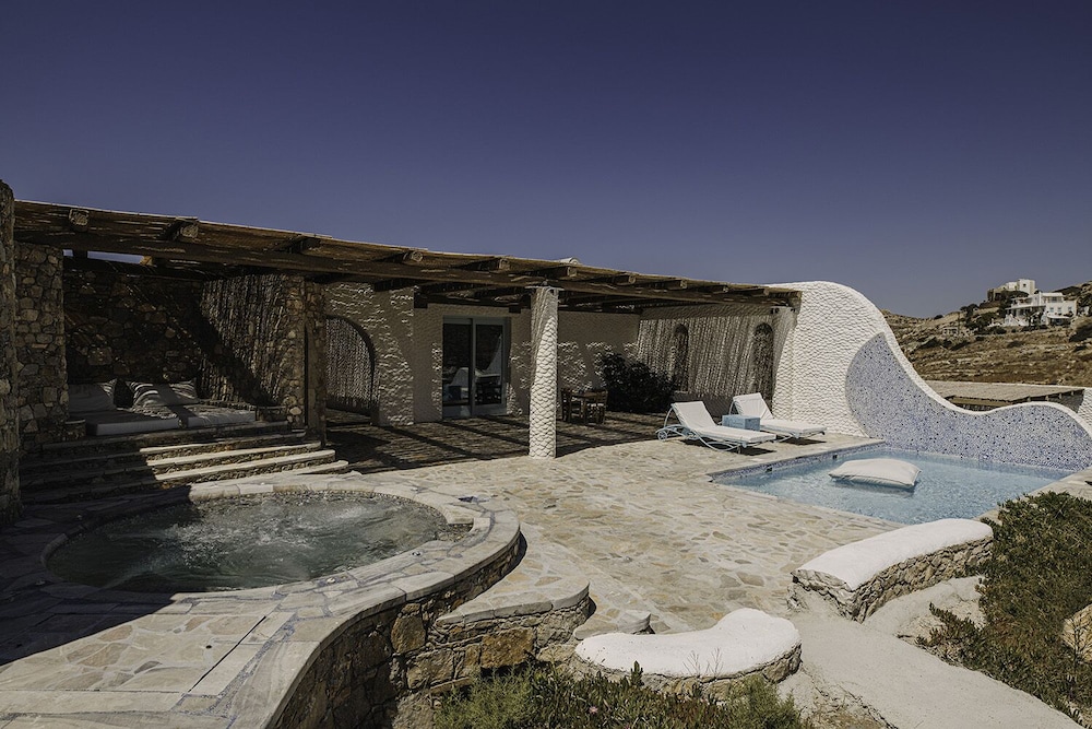 agalia luxury suites