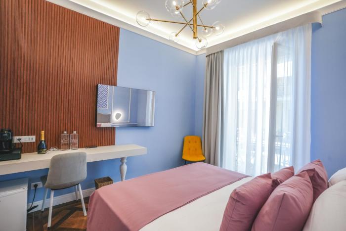 cafe latino suites