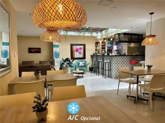 laureles guest house