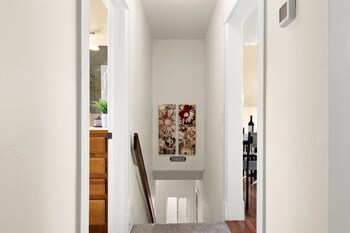 victorian home w loft style apt in old town