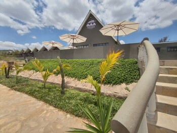 Outback Kenya Lodge,Kitengela>>Athi River,3 star