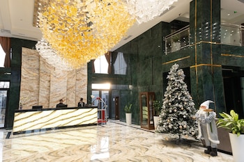 mir luxe plaza