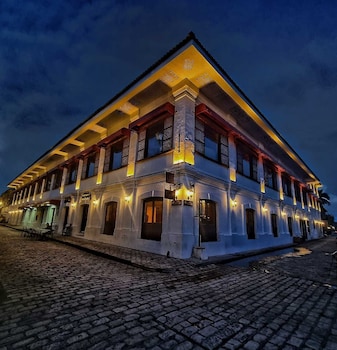 la casa blanca de vigan hotel