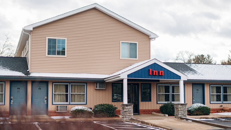 quiet corner inn