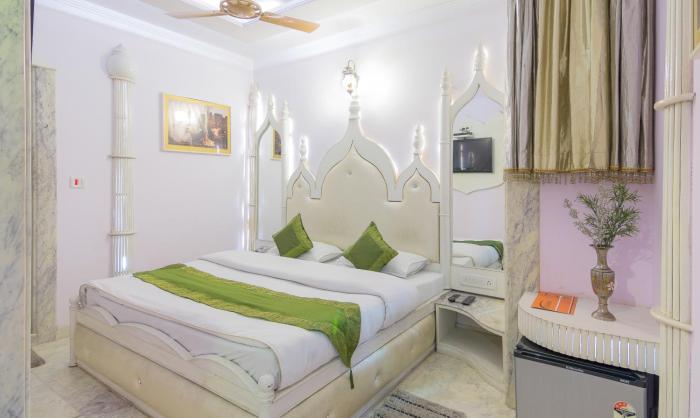 Hotel Natraj Yes Please,Paharganj,3 star