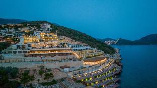 lures hotel