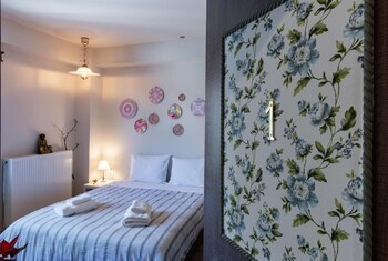 stagiates guest house room 1