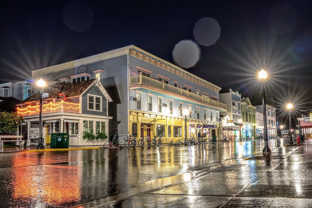 Murray Hotel,Saint Ignace>>Mackinac Island,2 star