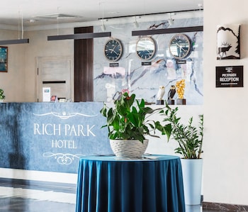 rich park hotel