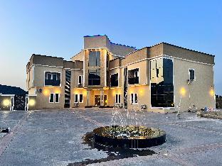 Clique Court Hotel & Suite,Warri>>Delta,2.5 star