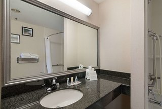 quality suites springdale west i 49