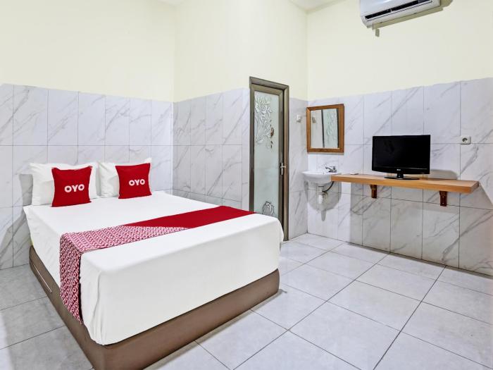 Oyo 91884 Kost Kusuma Dewi Syariah,Indonesia>>Sidoarjo,2 star