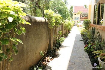 Wellbeach Dive Resort,Dauin>>Central Visayas,3 star