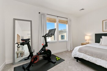 coastal chic home near new belgium and old town fc