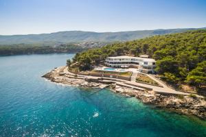 Fontana Bayside Park,Jelsa>>Hvar,3 star