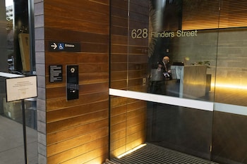 pars apartments melbourne quarter