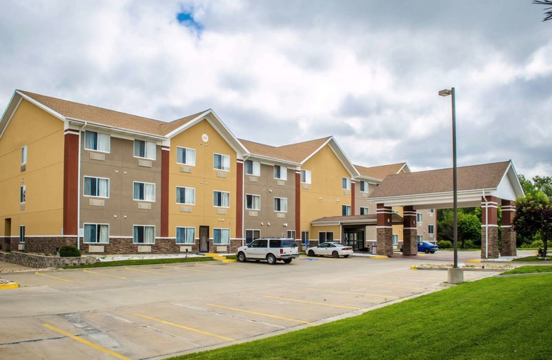 Quality Suites St. Joseph
