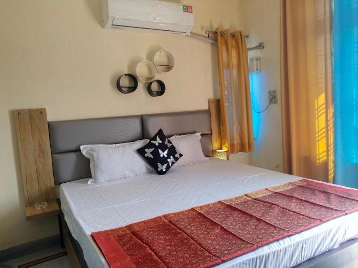 Om Guest House,Muradev>>Varanasi,1 star