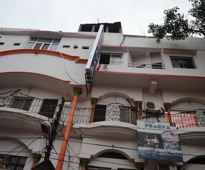 Hotel Pragya International,Dasaswamedh Ghat,2 star