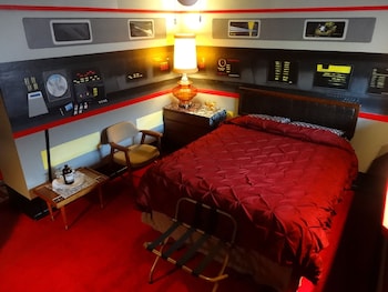 The Star Trek - Uss Enterprise Room At The Itty Bitty Inn,United States Of America>>North Bend,2 star